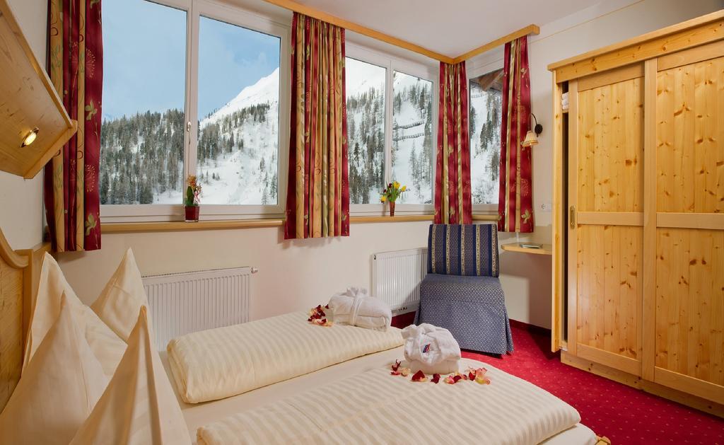 Hotel & Appartement Auerhahn Obertauern Oda fotoğraf